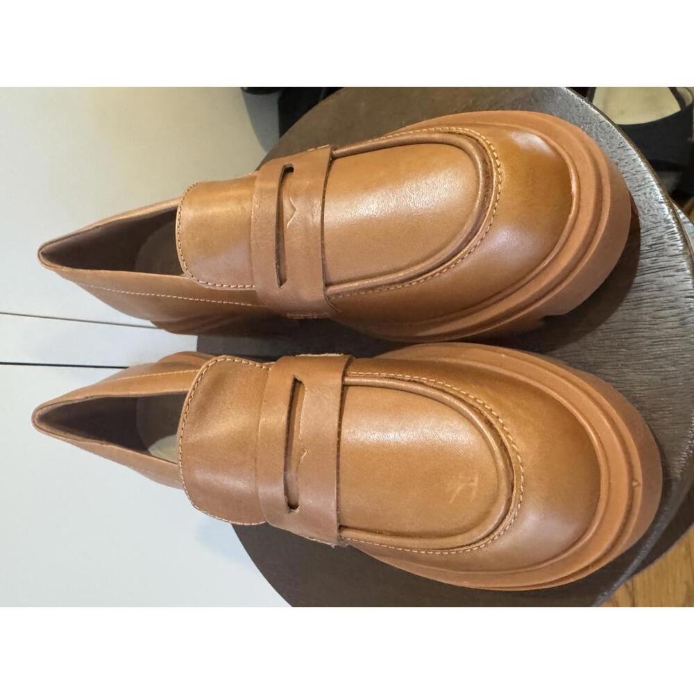 Schutz Christie Weekend Loafer - Size 8